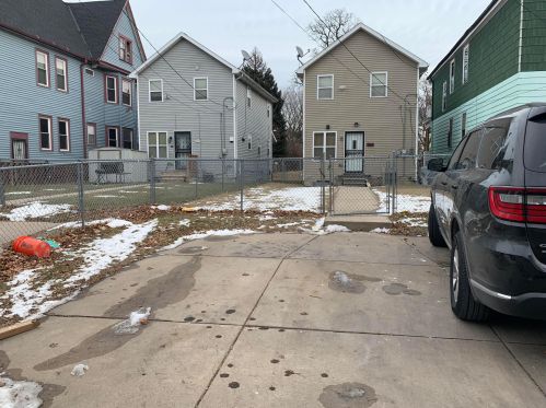 2207 38th St, Milwaukee WI  53215-2316 exterior