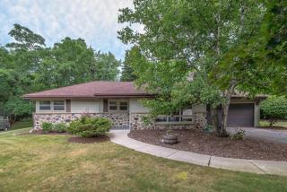 15360 Indian Creek Pkwy, Brookfield, WI 53005-3662