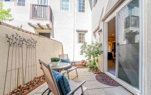 7478 Stoneleaf Rd, San Ramon CA  94582-5724 exterior