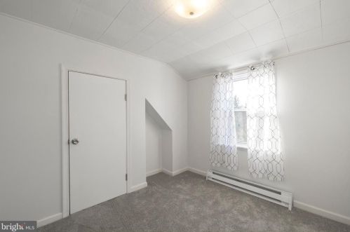 909 Sycamore Dr, Lansdale PA 19446-1722 exterior