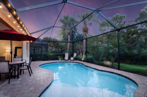 6070 Highwood Park Ct, Naples, FL 34110-2378