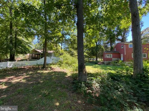 213 Shore Dr, Dover DE  19901-5740 exterior