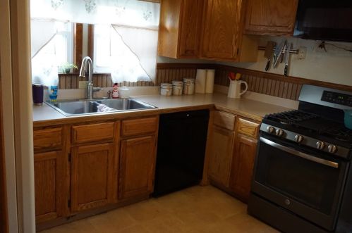 507 Cedar Ave, Connellsville PA  15425-4528 exterior