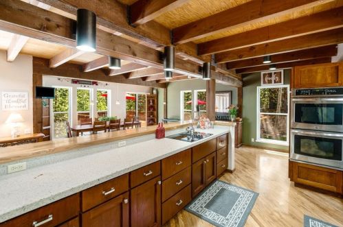 11285 Alder Dr, Truckee, CA 96161-2811