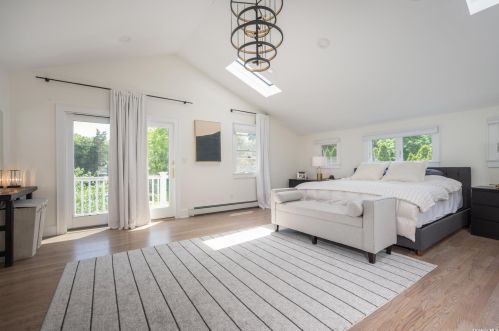 20 Cedar Rd, Elwood NY  11731-4636 exterior