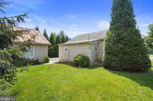 337 Kindt Cor Rd, Dauberville PA  19533-8624 exterior