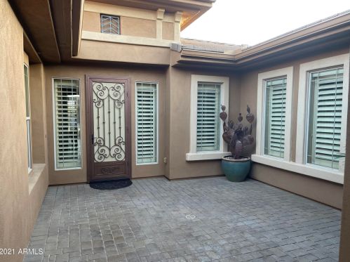 3839 Wood Dr, Chandler, AZ 85249-5579