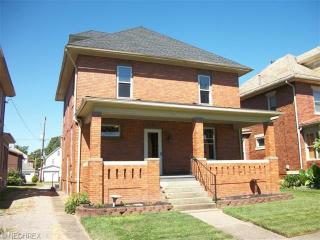 732 Dawson St, Uhrichsville, OH 44683-1622