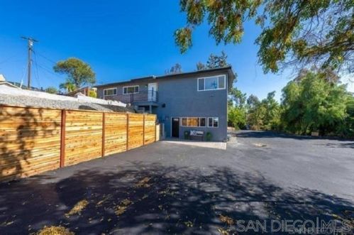 9715 Emerald Hill Ln, Lakeside, CA 92040-3005
