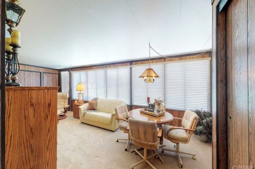 18925 Circle Of The Oaks, Santa Clarita CA  91321-1420 exterior
