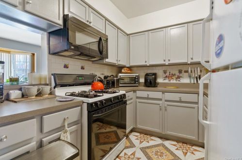 1310 Hoe Ave, Bronx NY  10460-5607 exterior