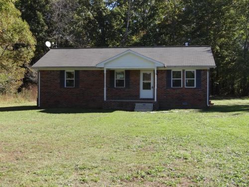 634 Shady Dr, Smithville, TN 37166-2832