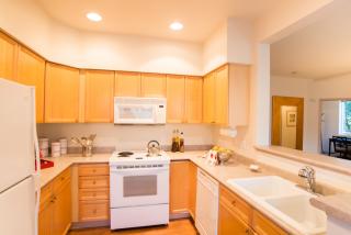 12121 Admiralty Way, Everett WA  98204-8064 exterior