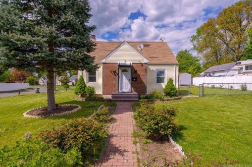 31 Avondale Rd, Manchester, CT 06042-3257