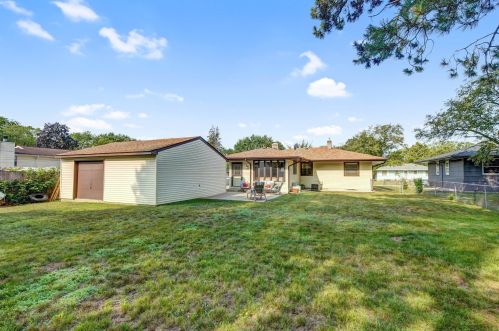 2694 2nd St, Saint Paul, MN 55109-1814