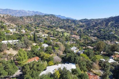 1570 Arundle Pl, Glendale, CA 91206-1303