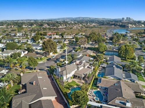 1921 Windward Ln, Newport Beach CA  92660-3816 exterior