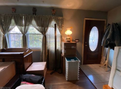 88 Roosevelt Blvd, Oakland NJ  07436-2018 exterior