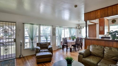 4561 Adenmoor Ave, Lakewood CA  90713-2515 exterior