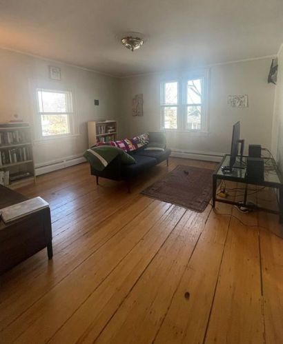 67 Rochambeau Ave, Providence RI 02906-1908 exterior