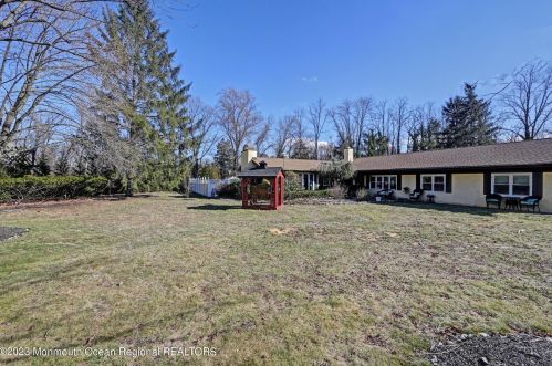 4 Grant Ct, Tinton Falls, NJ 07724-2857