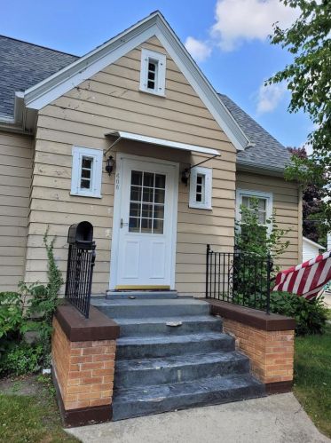 608 Roosevelt St, Waupun, WI 53963-1534