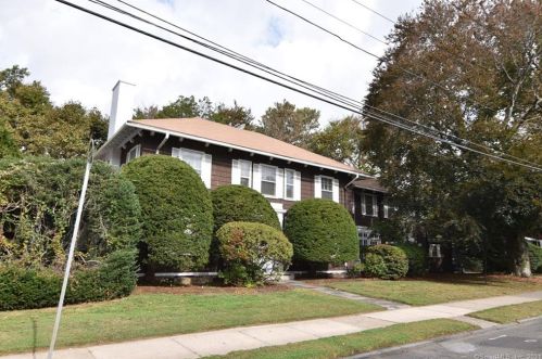 690 Clinton Ave, Bridgeport CT 06605-1702 exterior