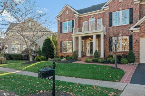 44221 Riverpoint Dr, Leesburg, VA 20176-8248