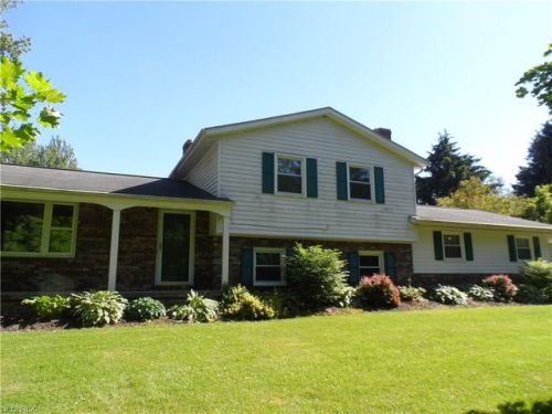 8145 Ballash Rd, Medina, OH 44256-8510