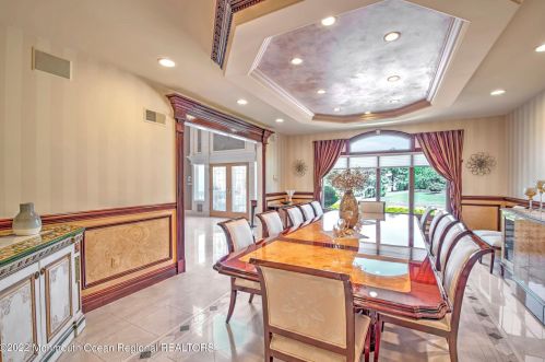 24 Dora Ln, Holmdel Village NJ  07733-1671 exterior