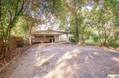 501 Vine St, Victoria TX exterior