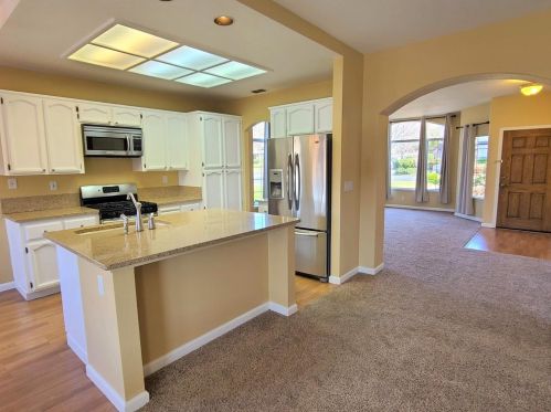 99 Ainsworth Way, Folsom CA  95630-7600 exterior