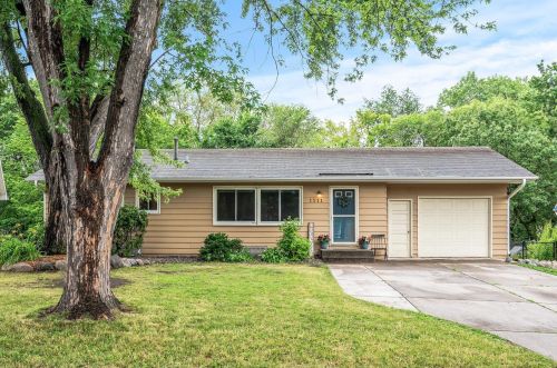 1111 2nd St, Saint Paul, MN 55112-7337