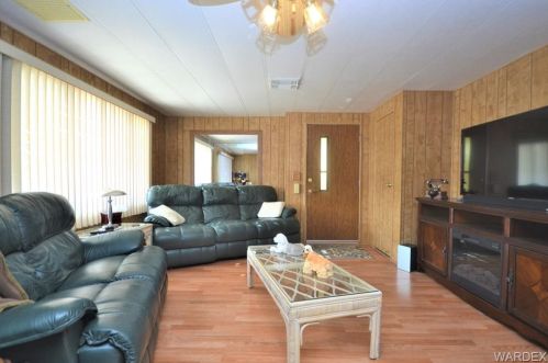 863 Holly St, Bullhead City, AZ 86442-6411