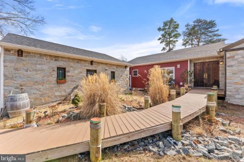 24234 Lands End Dr, Madison Mills VA  22960-3543 exterior