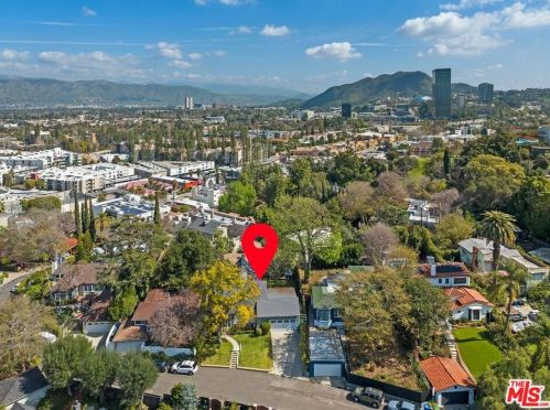11224 Sunshine Ter, North Hollywood, CA 91604-3122