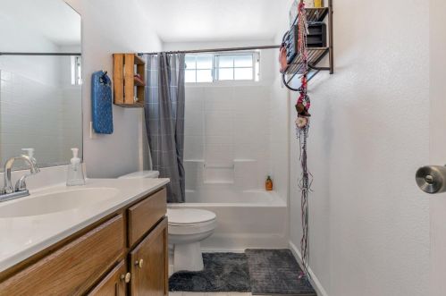 161 Sierra Ct, Hollister CA  95023-3045 exterior