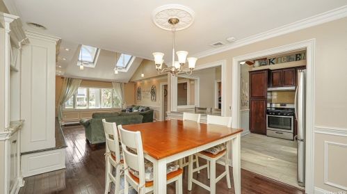 255 Maple St, Islip Manor NY  11751-4801 exterior