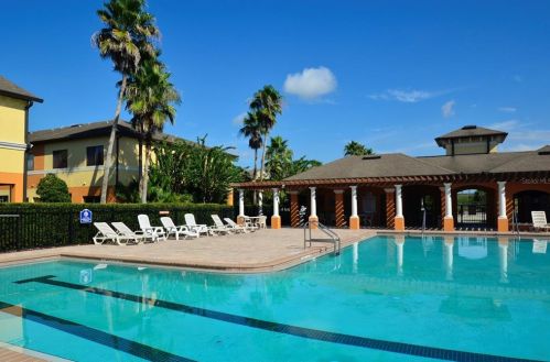 6411 Windsor Lake Cir, Sanford FL  32773-5743 exterior