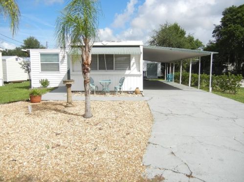 1118 Estate Dr, Tavares, FL 32778-4019