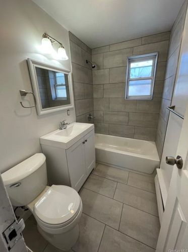 2131 Cross Bronx Expy, Bronx, NY 10462-4705