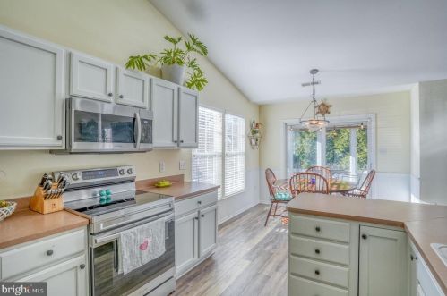 22 Amberwood Way, Lewes DE  19958-9468 exterior