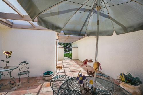 4 Tortosa Dr, Rancho Mirage CA  92270-4751 exterior