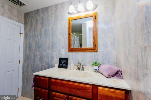 223 Meadow Dr, Yardley PA  19067-1311 exterior