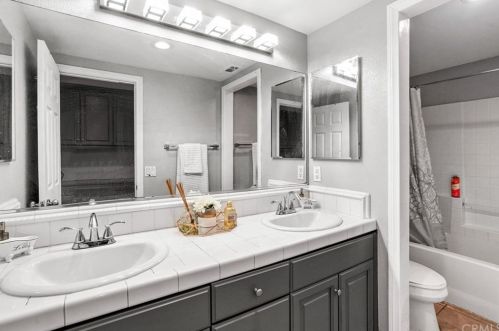 7895 Garden Park St, Chino CA  91708-7659 exterior