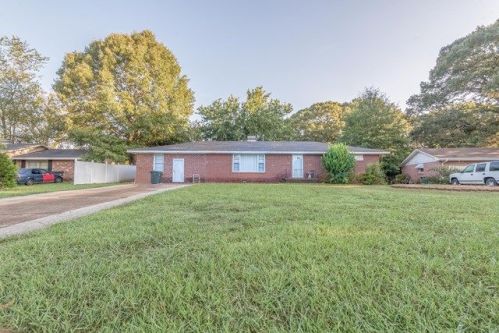 1973 Holiday Dr, Florence, AL 35630-2603