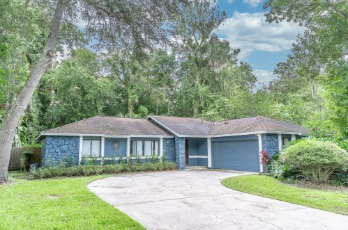227 Holiday Ln, Casselberry, FL 32708-3203