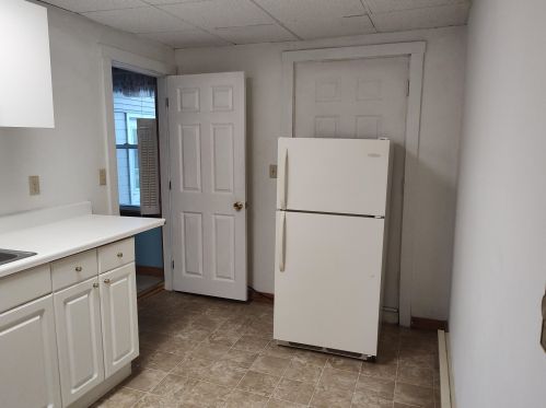 1273 1 Nh Tpke, Northwood NH  03261-3408 exterior