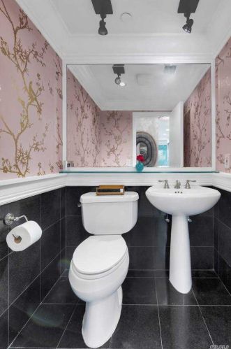 100 Great Neck Rd, Great Neck NY  11021-3341 exterior