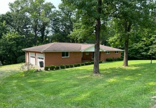 3029 Woodland Dr, Zanesville, OH 43701-8402